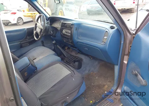 1996 Ford Ranger z USA, uszkodzony, nr VIN 1FTCR10A6TTA30897